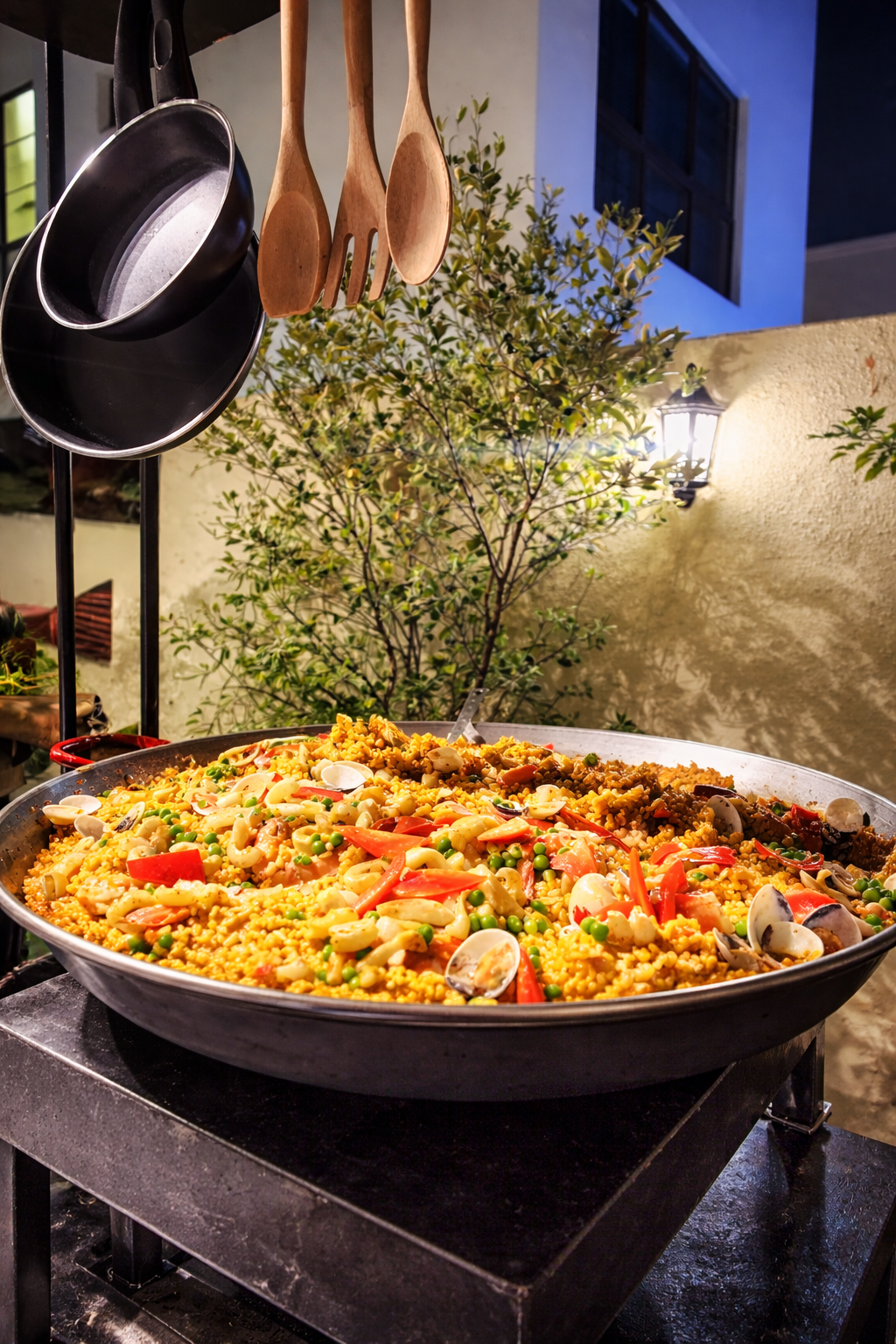 Signature Paella Live Station by Alladdin